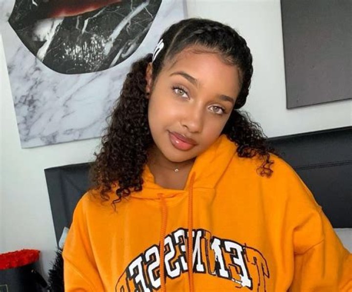 Corie Rayvon – Celebsgraphy