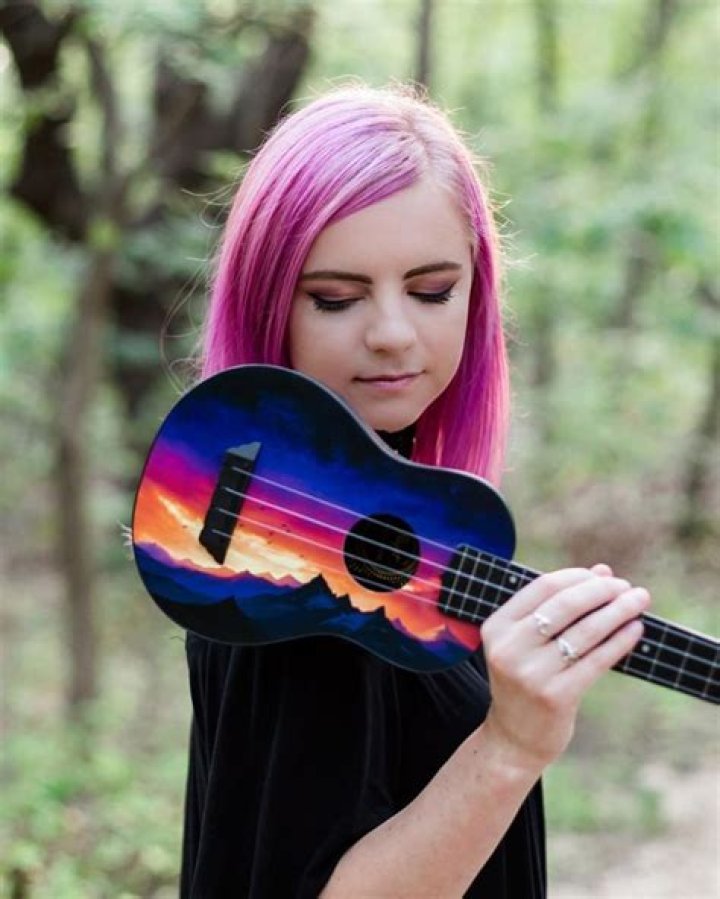 Elise Ecklund Age | Wiki, Net worth, Bio, Height, Boyfriend?|