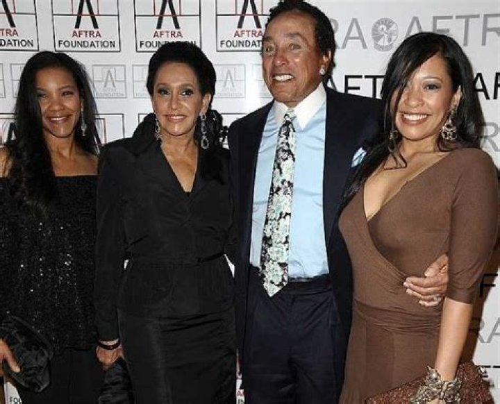 Frances Glandney (Smokey Robinson Wife) Age, Daughter, Net Worth