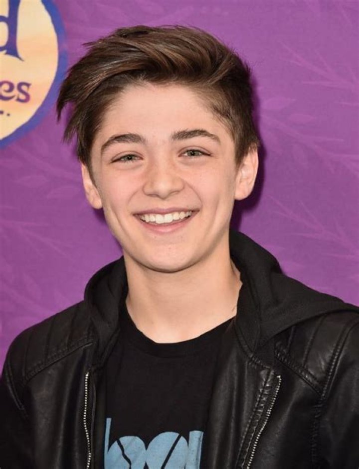 How tall is Asher Angel