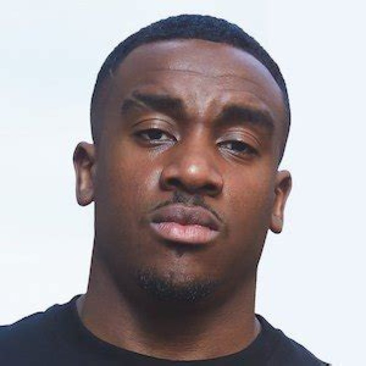 How tall is Bugzy Malone