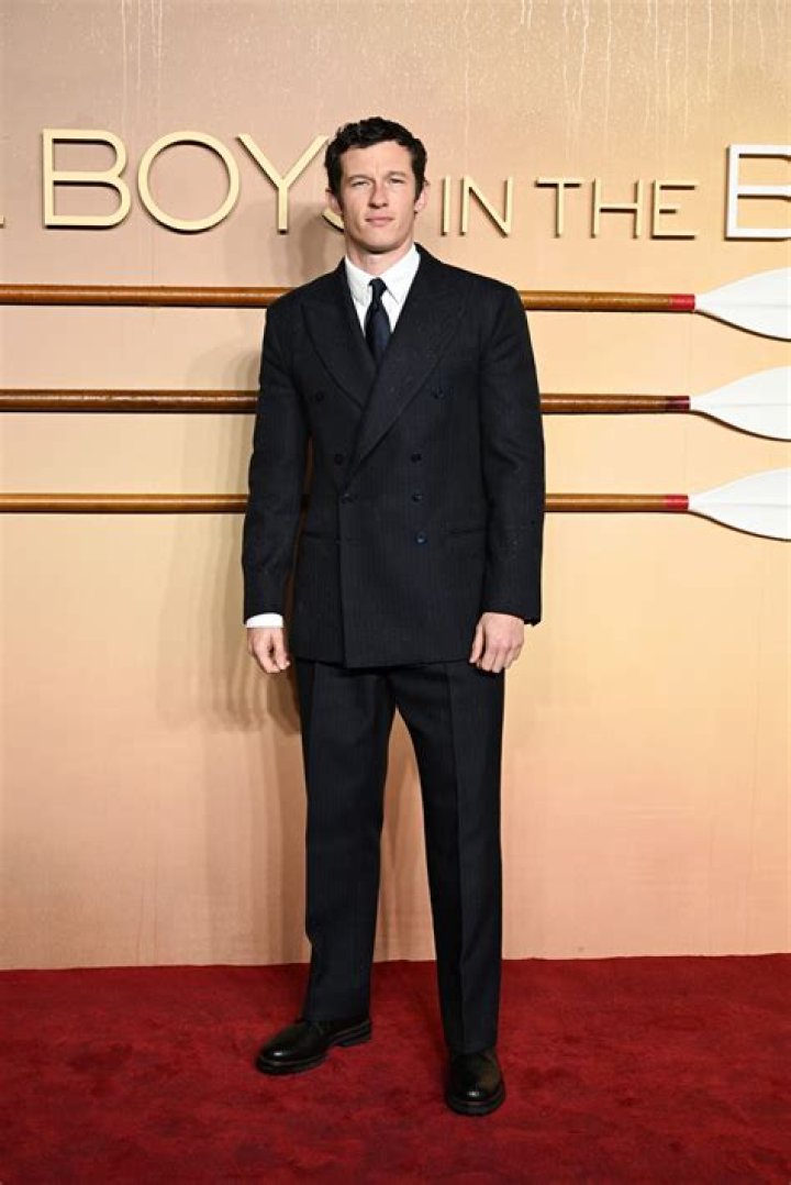 How tall is Callum Turner