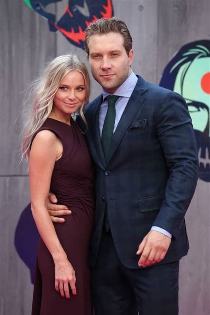 How tall is Jai Courtney