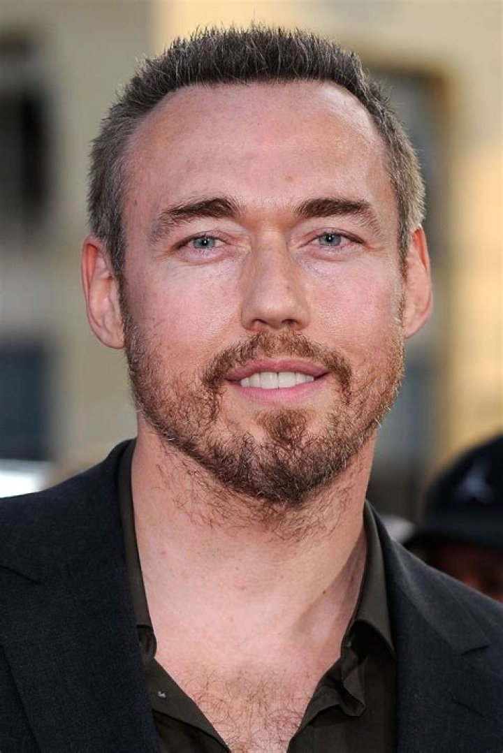 How tall is Kevin Durand
