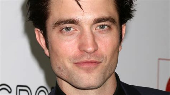 How tall is Robert Pattinson