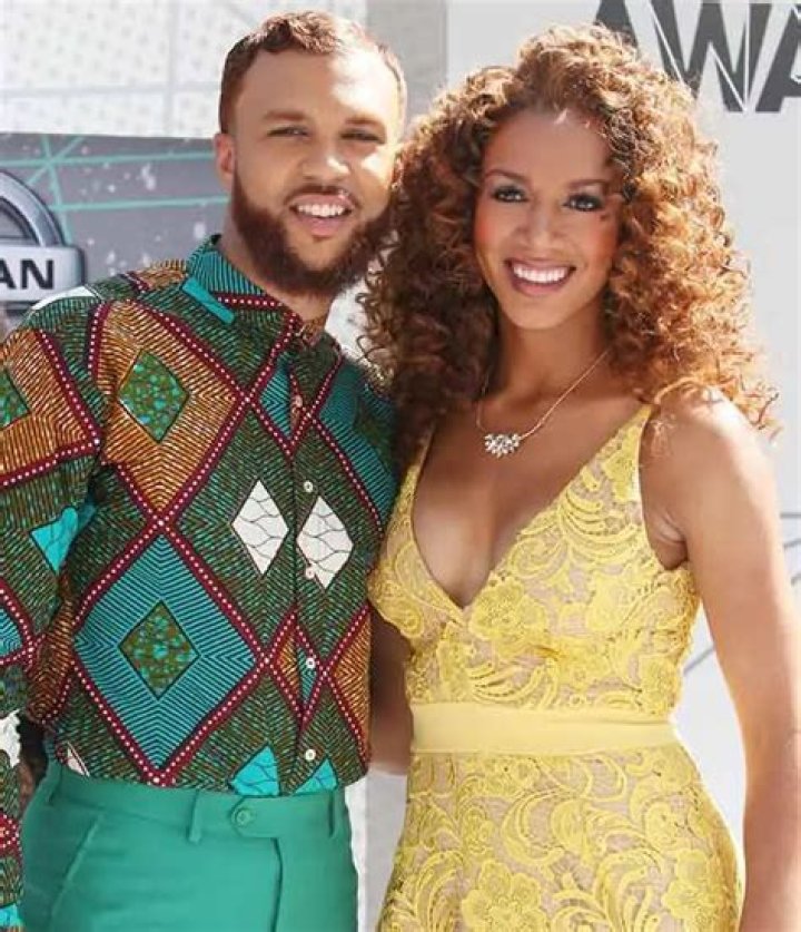 Is Ros Gold Onwude married to a husband? Or is she dating a boyfriend? 2022