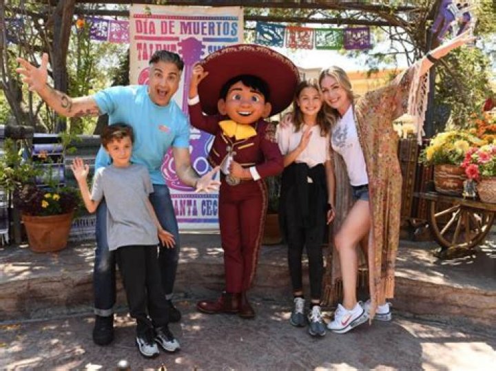 Jaime Camil Net Worth, Wiki, Bio, Age, Height, Zodiac, Relationships, Children & Filmography