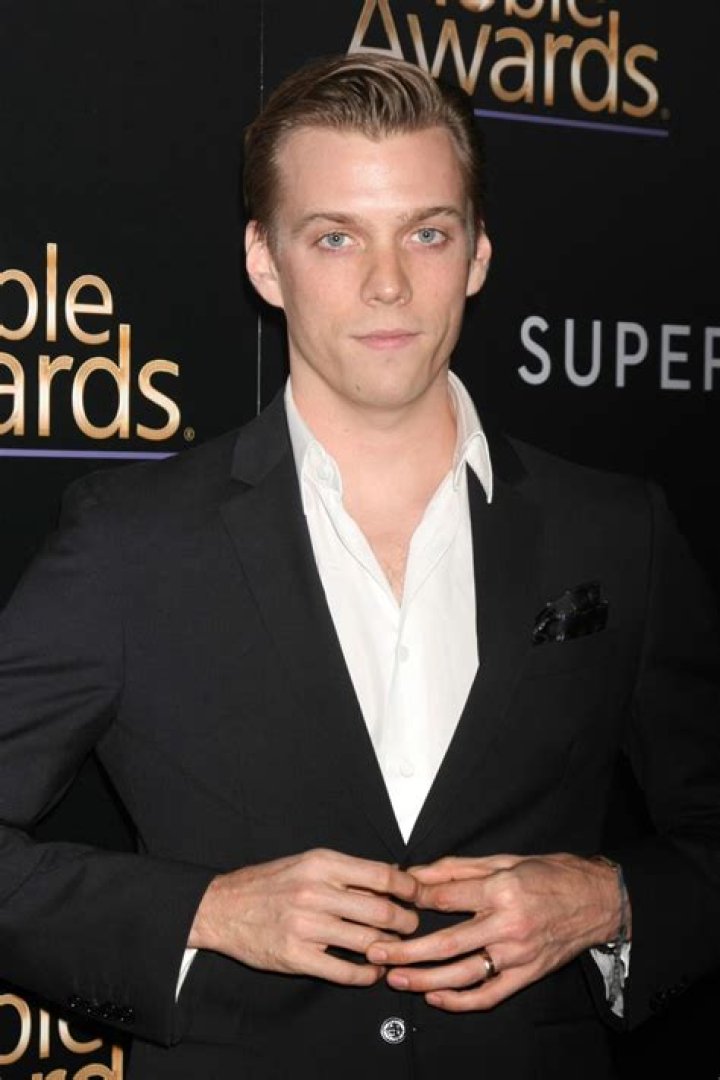Jake Abel Net Worth: Age, Height, Zodiac Sign, Bio Career And Weight