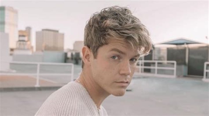 Jamie Miller Age | Wiki, Net worth, Bio, Height, Girlfriend