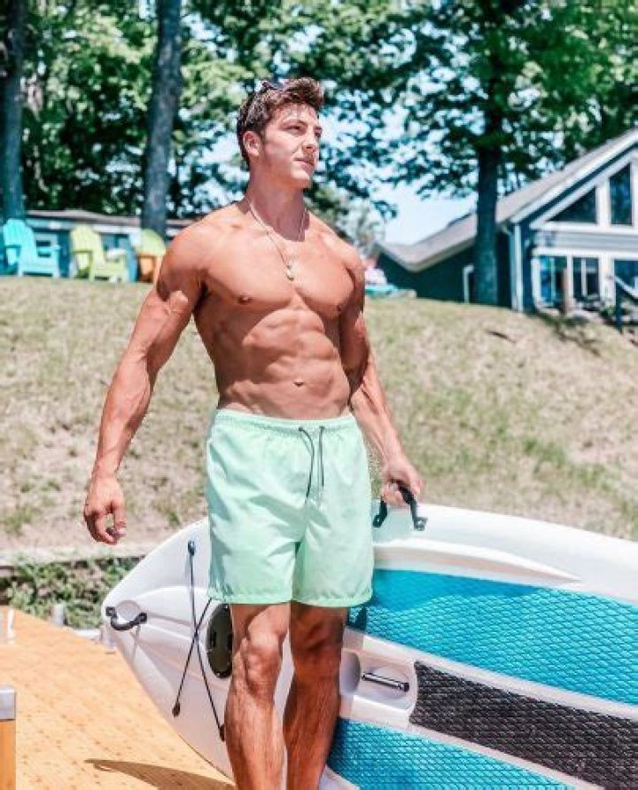 Josh Brueckner Bio | Age, Wiki, Net worth, Jatie Vlogs, Height, Girlfriend|