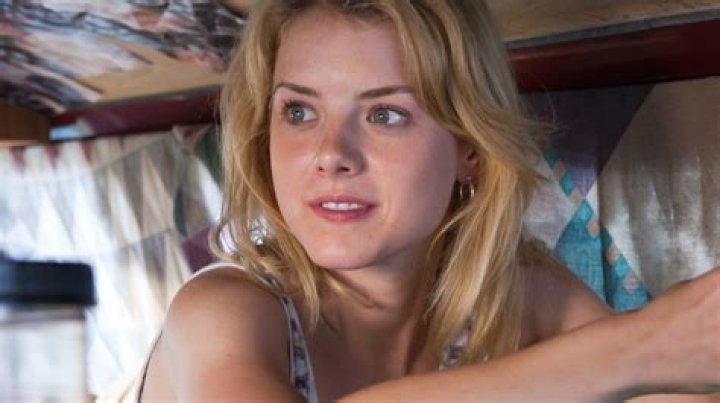 Laura Slade Wiggins - CelebNetWorth