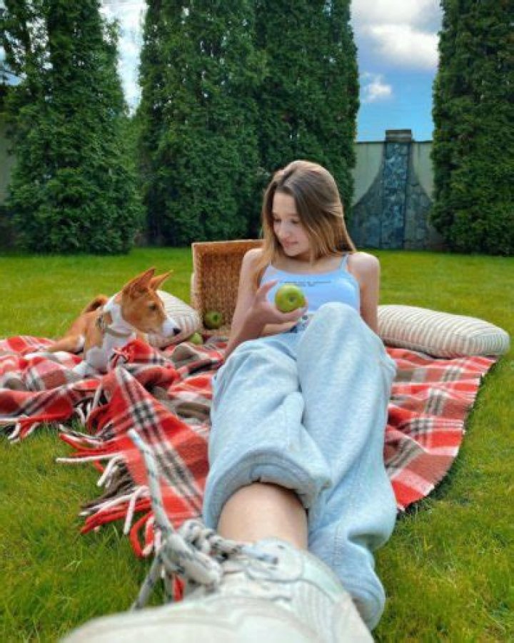 Liza Anokhina Age | Wiki, Net worth, Bio, Height, Boyfriend ?