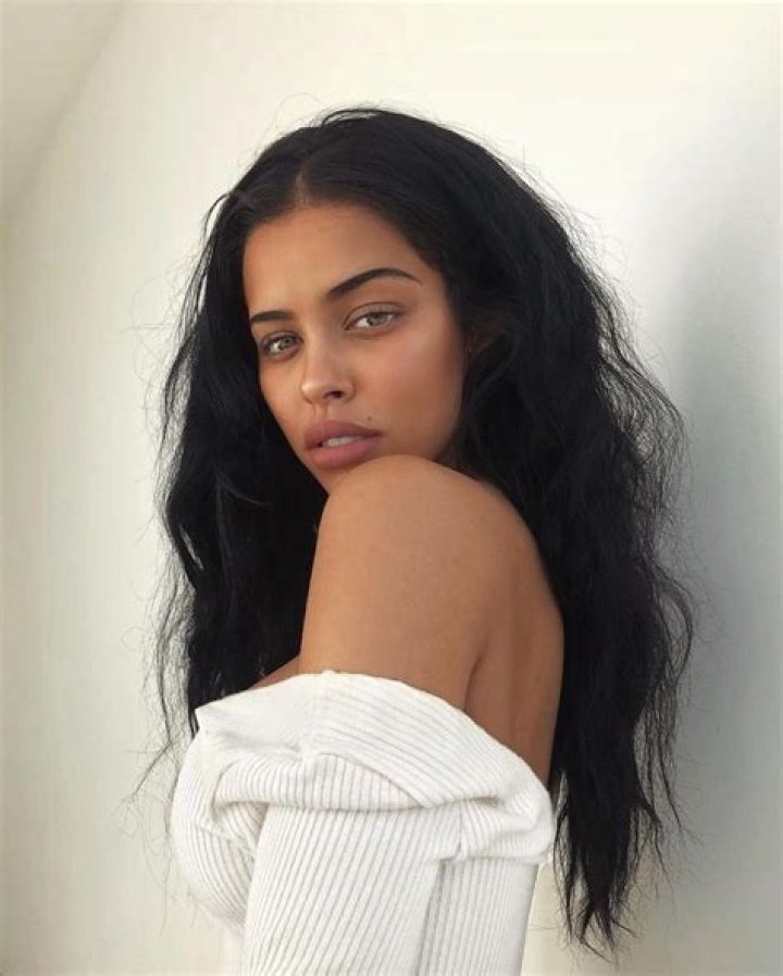 Nisrina Sbia Biography | Age, Wiki, Net worth, Bio, Height, Boyfriend?|