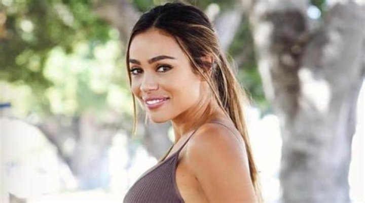 October Gonzalez Wiki, Ethnicity and Love life