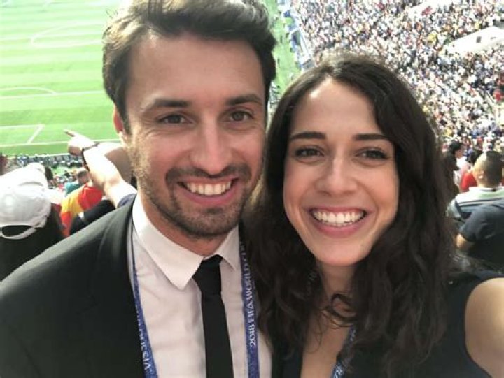 Qui Est Le Compagnon De Anne-Sophie Bernadi