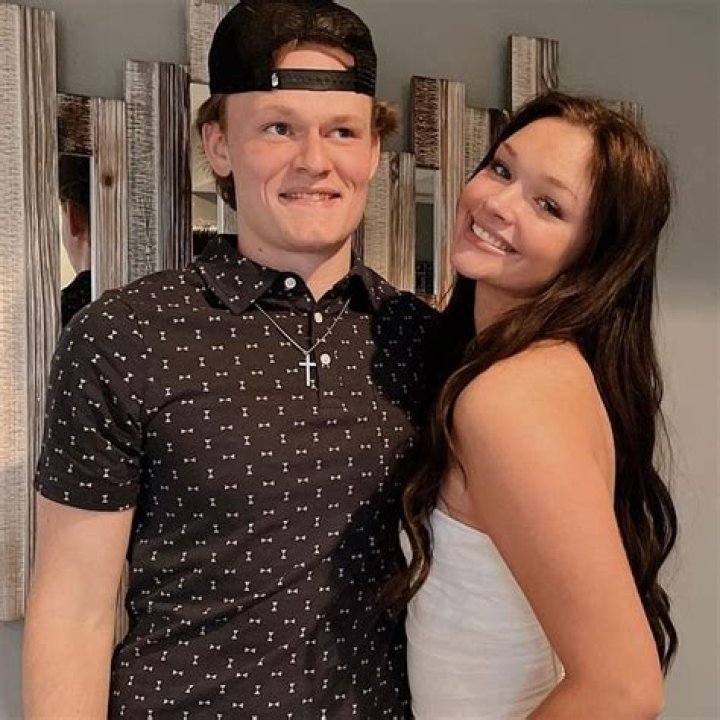 Signa Mae - CelebNetWorth