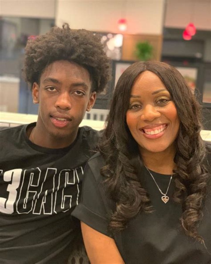 Siohvaughn Funches – Celebsgraphy