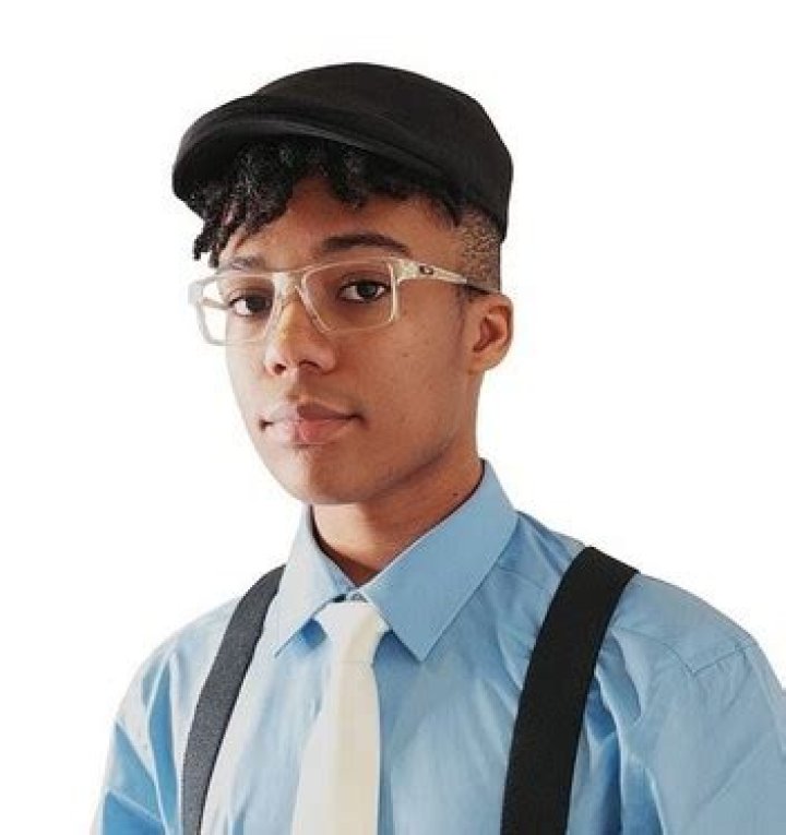 Spilling Tea on D'Angelo Wallace