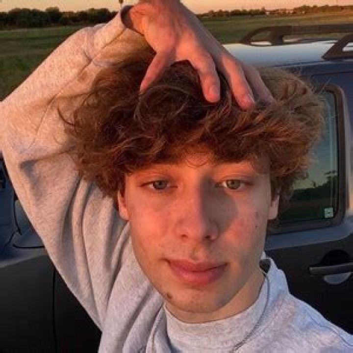 Talon Buzbee Age | Wiki, Net worth, Bio, Height, Boyfriend?